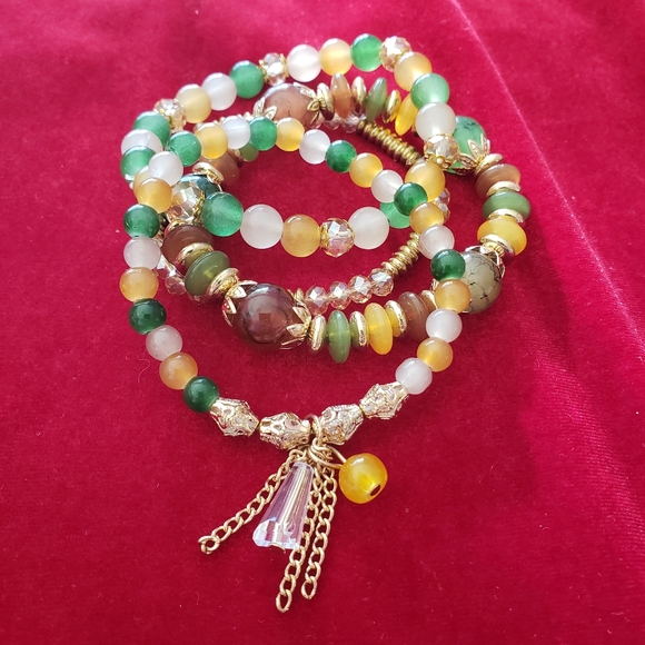 Green and yellow beaded stretchy bracelets - Picture 4 of 7